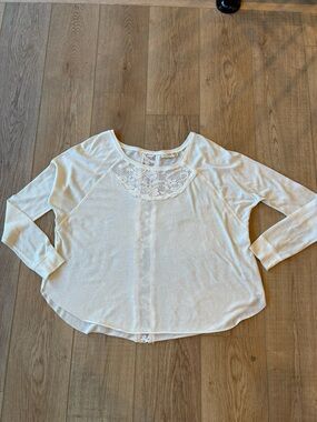 Billabong Cream Lace Accent Long Sleeve Top Size Medium Flowy Boho Lightweight